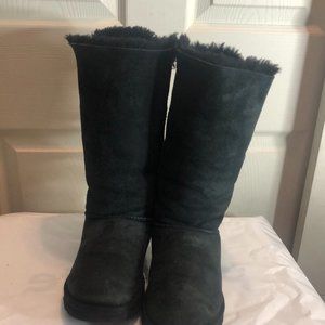 UGG Classic Boots Side Heir -Loom Lace-Up Boot Size 7. Black Boot Soft & Cozy